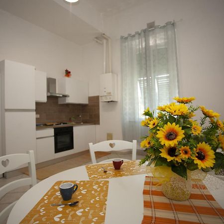 Casa Dea Apartment Livorno Bagian luar foto